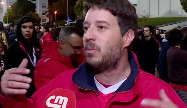 Adepto do Benfica aponta o dedo à arbitragem: