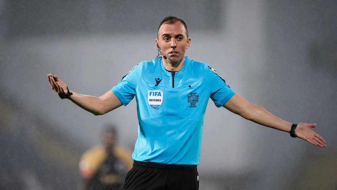 João Pinheiro nomeado para arbitrar uma meia-final europeia